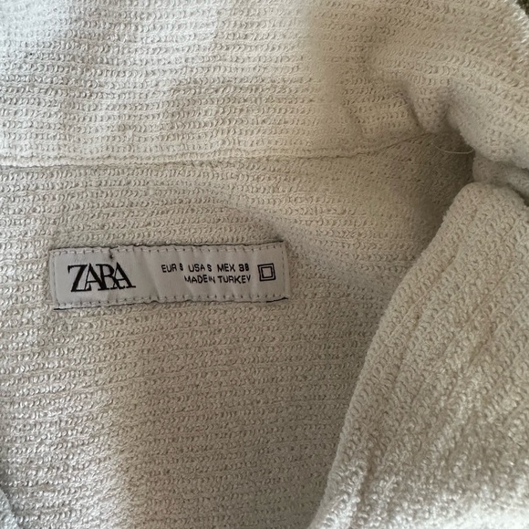 Zara Casual White Button Down Shirt - Picture 2 of 3
